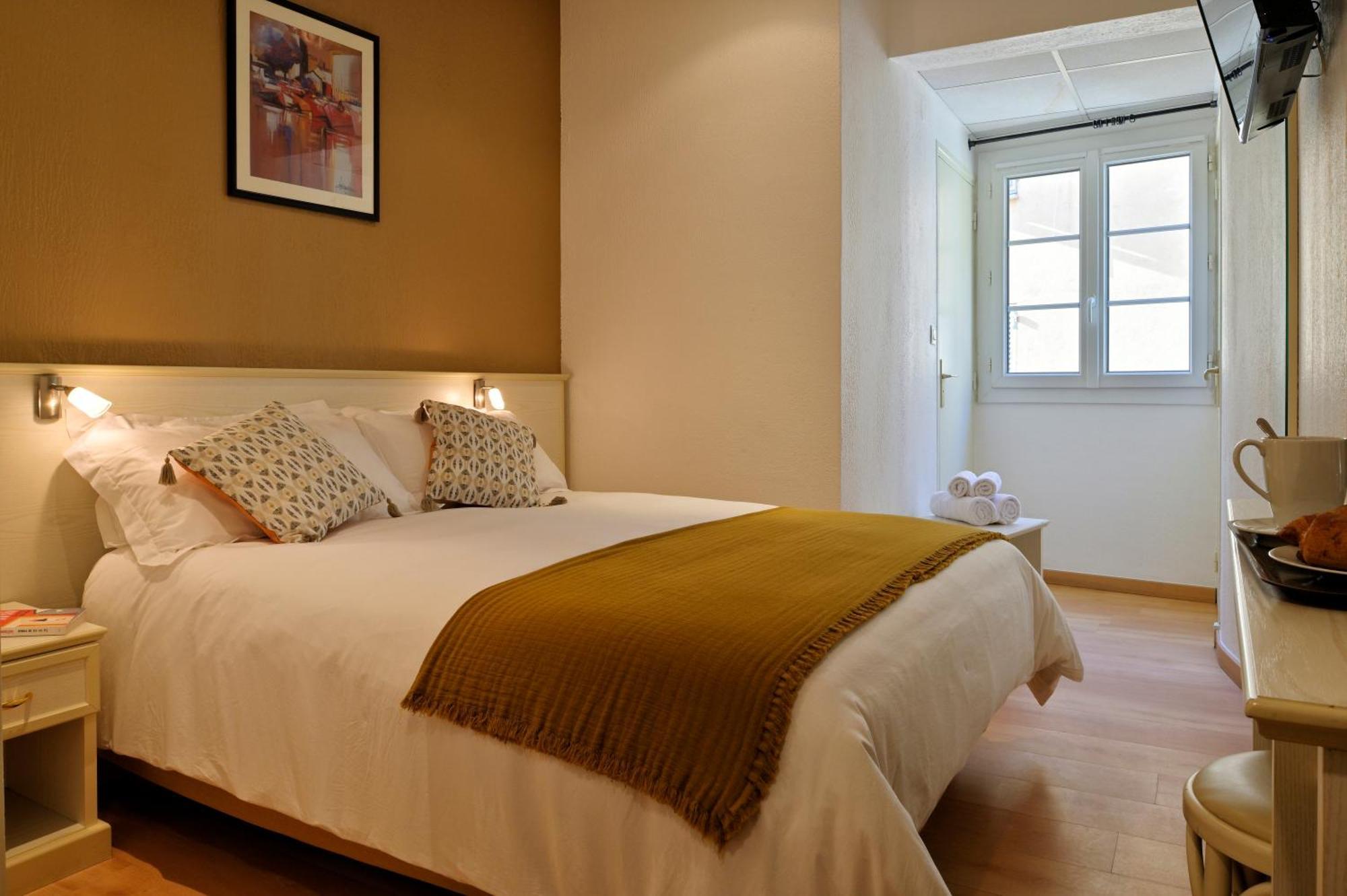 Double Room Street Side