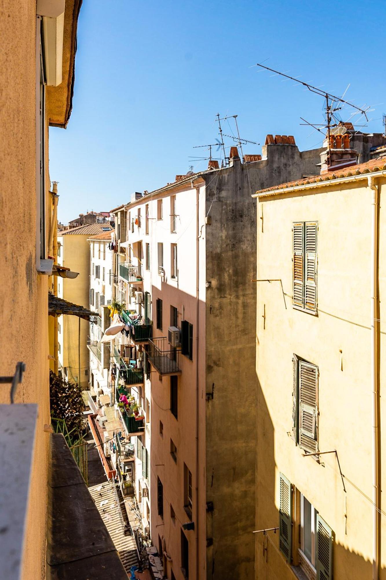 Double Room Street Side