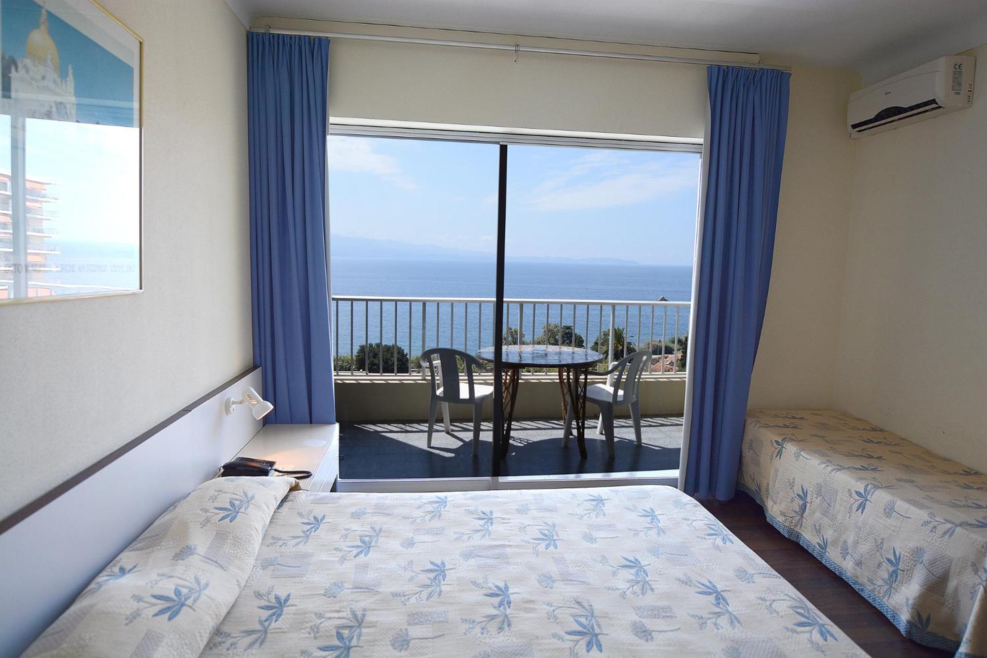 Triple Room Sea View